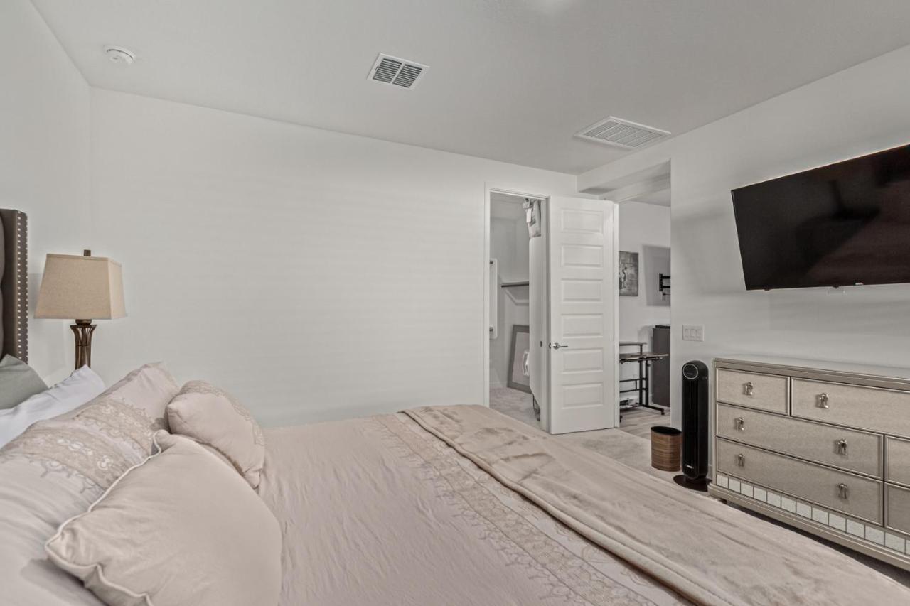 At Your Service - Modern Amenities, Urban Location, Sophisticated Style Феникс Экстерьер фото