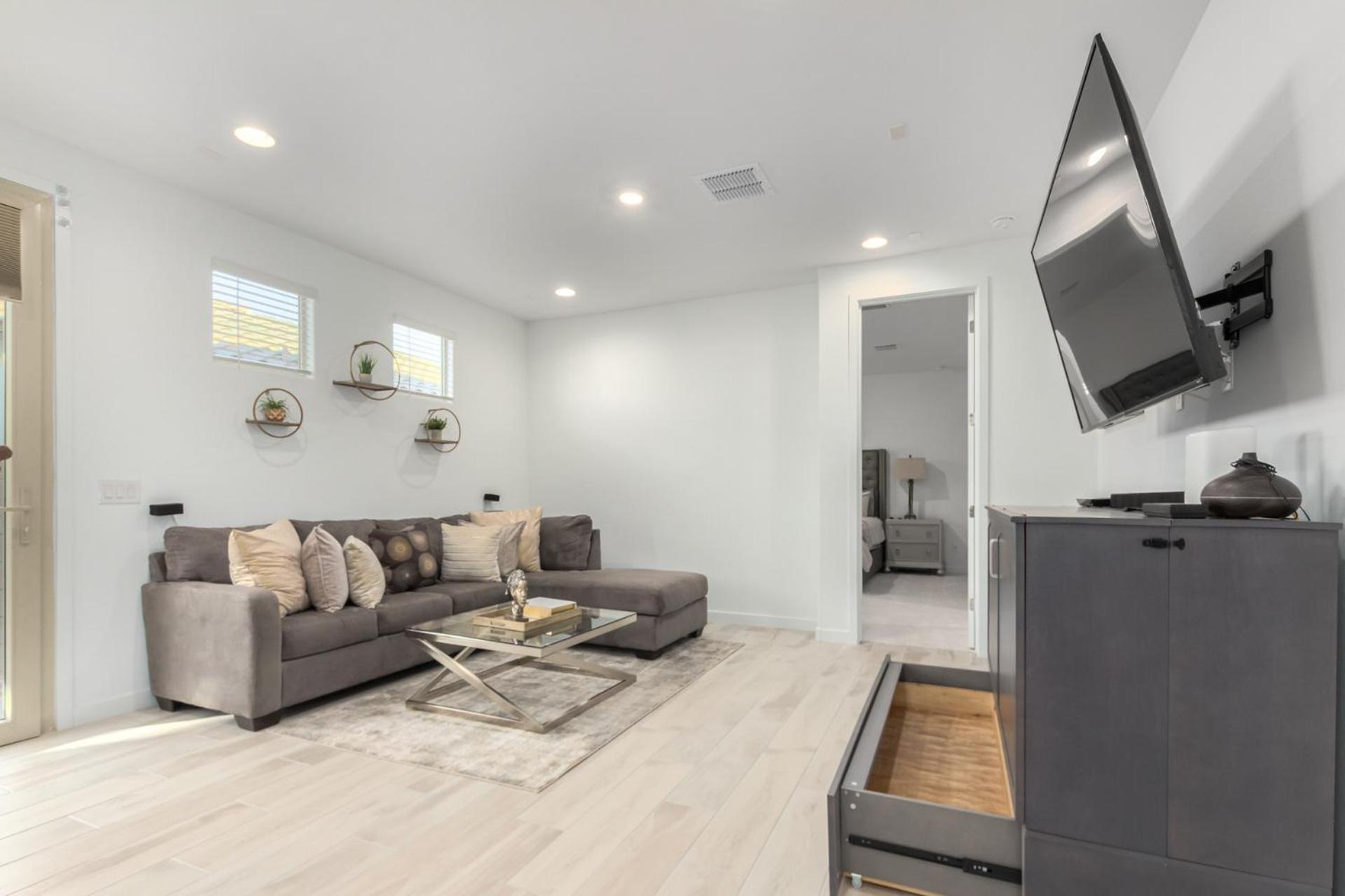 At Your Service - Modern Amenities, Urban Location, Sophisticated Style Феникс Экстерьер фото